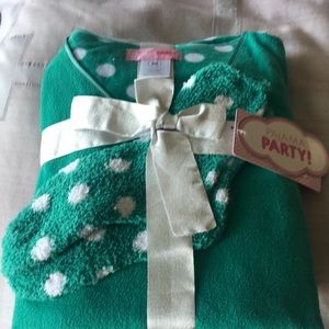 Women’s pajama set with socks